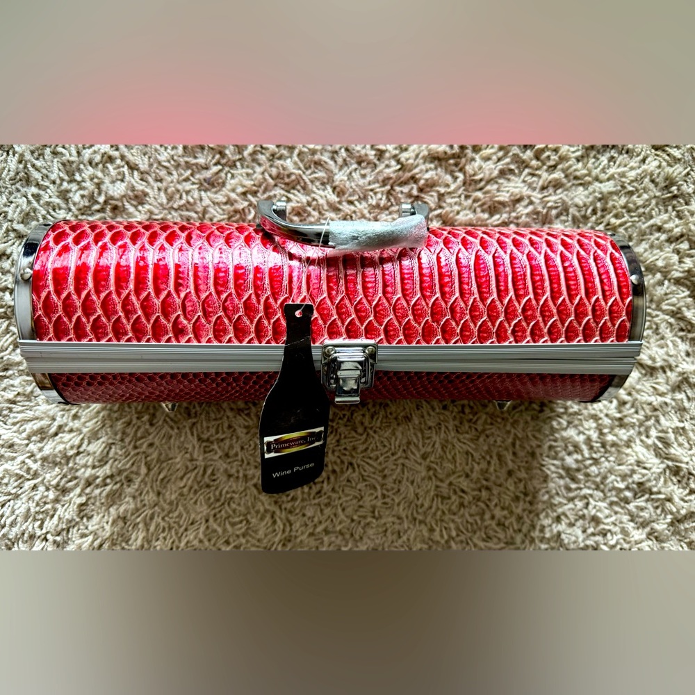 🍷 NEW Wine Purse 🍷